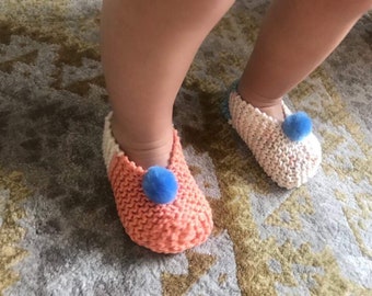 Kids knitted slippers orange and white hand knitted socks children&#39;s unique cotton girls hand made pom pom footies
