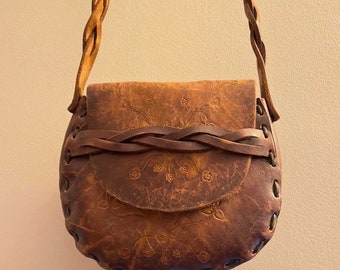 60s / 70s Leather Hand Tooled Purse with Flower Etched Design