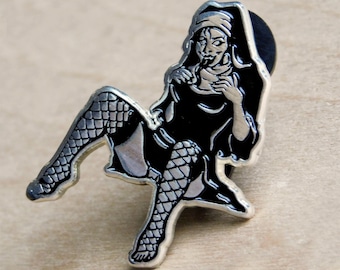 Pin de monja sexy - Pin de terror - Monja - Demonio - Pin Up - Pin de esmalte - Ocultismo - Regalos de terror - Gótico - Punk