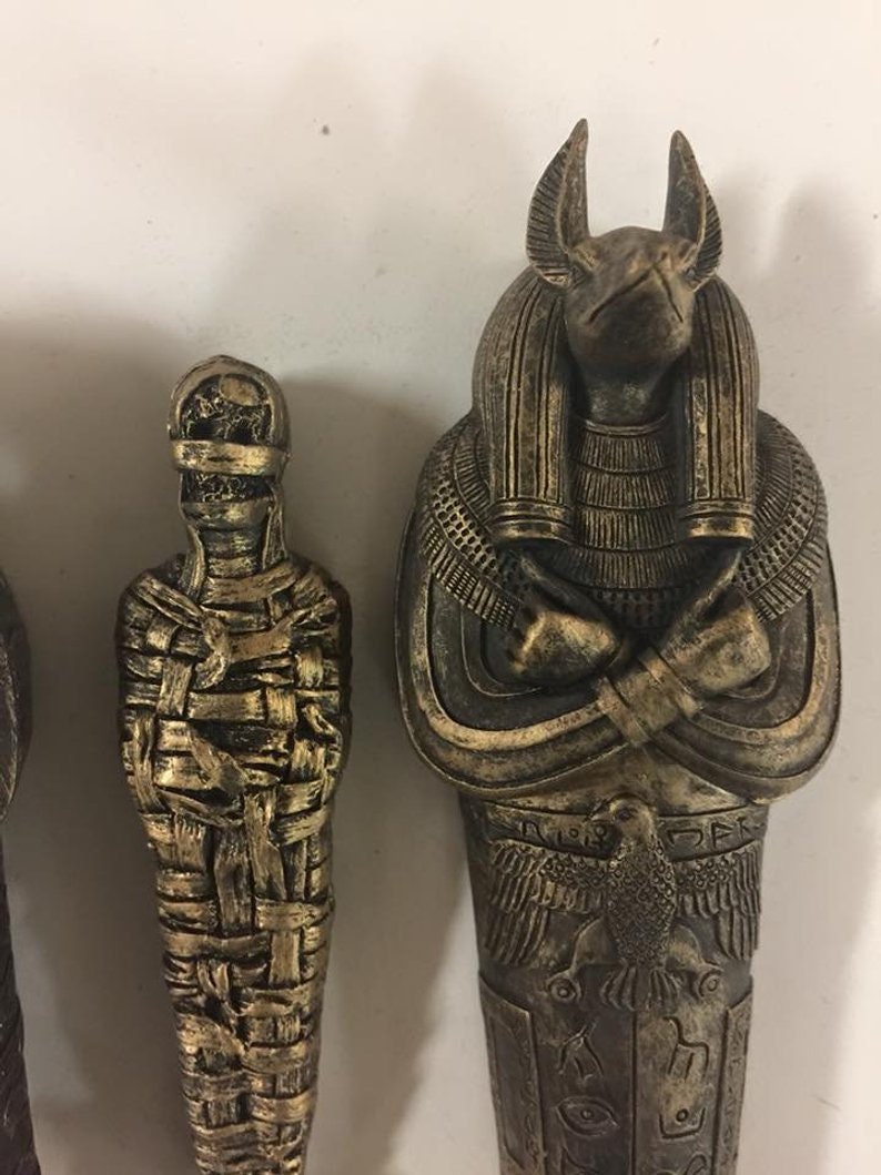 Increíble dios egipcio único Anubis sarcófago con momia Etsy