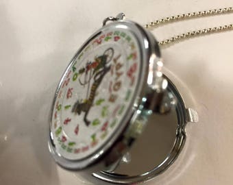 Vintage Egyptian  Photo Picture Frame Locket Pendant Necklace Made In Egypt