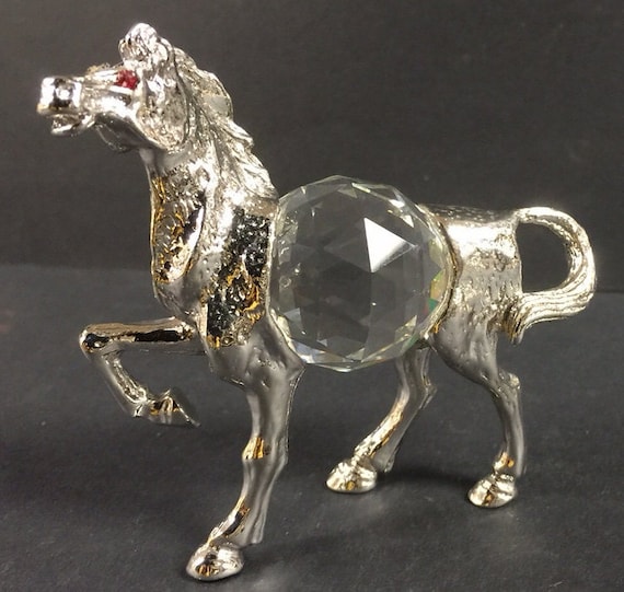 エジプト製のユニークなアスフォークリスタル「クリスタル エジプト馬 