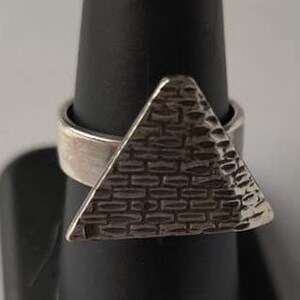 vintage Unique Egyptian Pyramid  Heavy  Ring  ( Free Size Adjustable to fit size 5 to 8 ) Solid Silver Made In EGYPT
