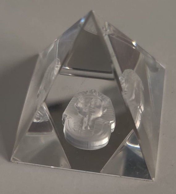 エジプト　クリスタル　置物　ASFOUR Unique Pyramid With King Tut From Crystal Asfour Made in Egypt - Etsy