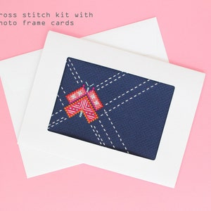 Love Notes - Magenta Butterfly - Modern borduurpakket met fotolijstkaarten