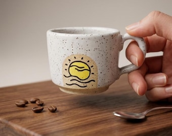 Moderner Espressobecher – Design mit Sonne und Welle