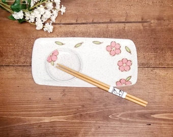 Handgemachte Keramik Sushi / Servierplatte mit Saucenteller Set, modernes Kirschblüten-Design, handgefertigt, handbemalte Servierplatten, einzigartiges Geschenk!