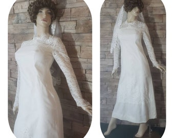 Vintage Wedding Dress / Mid Century Bride