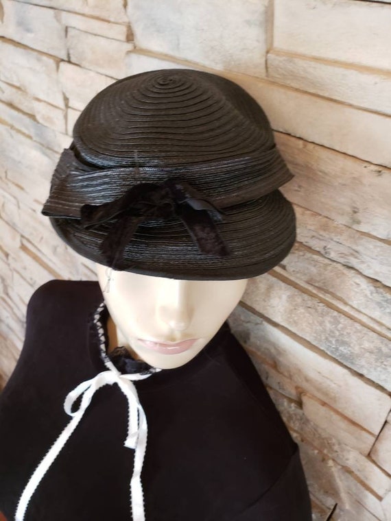 Ladies 18th century hat