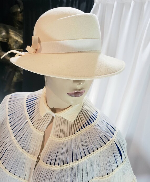 Ladies fedora felt hat