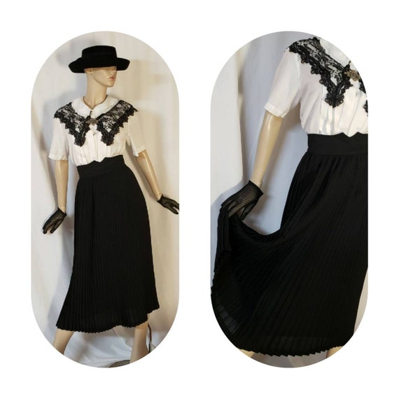Black accordion pleated long skirt