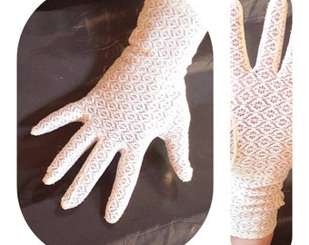 Cream Lace Gloves , Victorian style