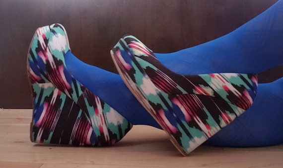 Psychedelic Print Platform Wedge  Pumps - image 8