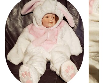 Costume de bébé lapin blanc . taille 3 mois à mois