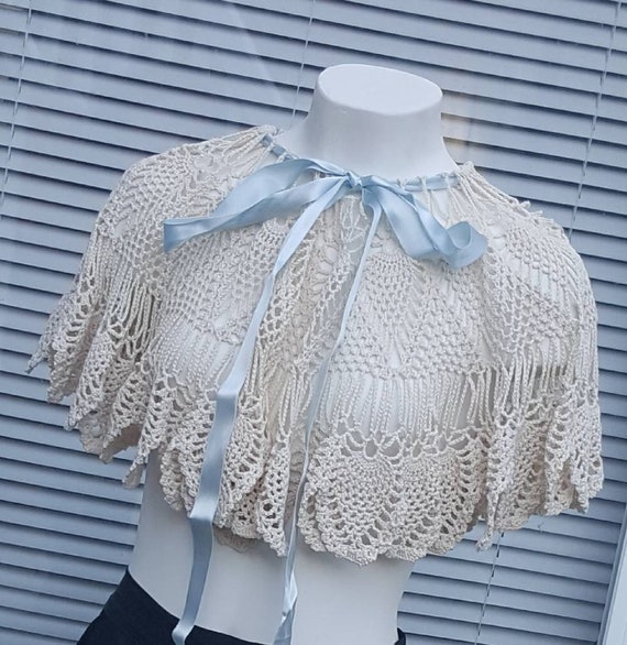 Crochet Capelet/short costume cape/Victorian/Edwar