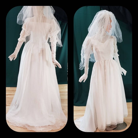 Retro wedding dress