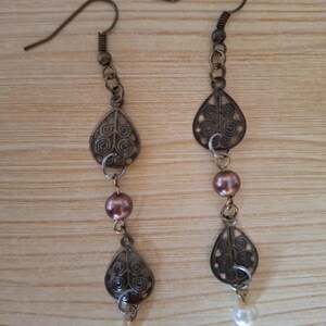 Handmade earrings with glass beads and pearls