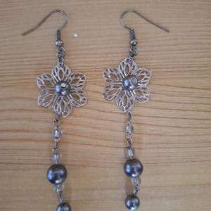 Handmade earrings with glass beads and pearls