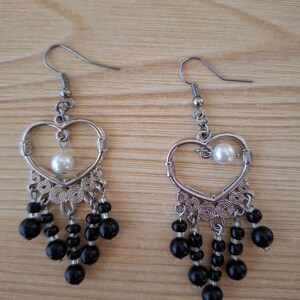 Handmade earrings with glass beads and pearls