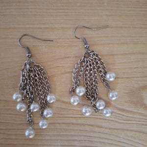 Handmade earrings with glass beads and pearls