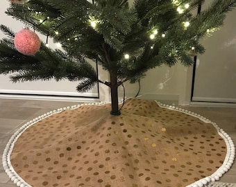 Lady Dellis Pompom Burlap Christmas Tree Skirt