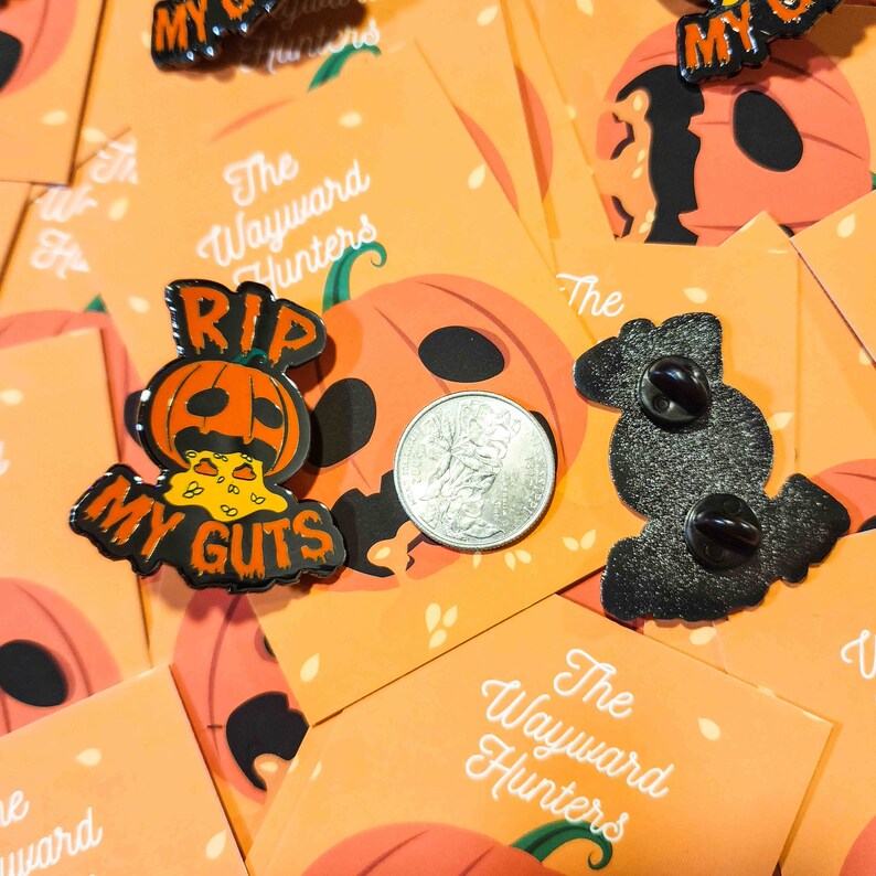 Vila i frid Mina inälvor Pumpa Emaljnål – Halloween Humor Kavajnål bild 3
