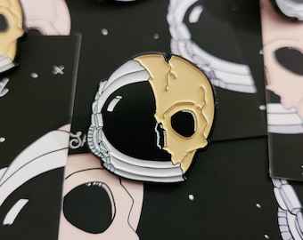 Skull Astronaut Pin - Space Themed Enamel Pin