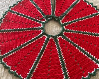 Crochet Christmas Tree Skirt: Red, Green and White  (32")