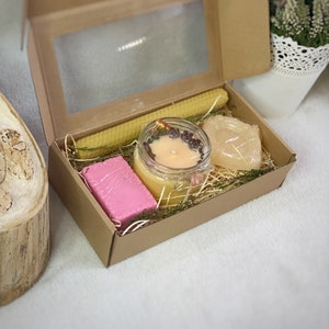 100% Organic Gift Set of 4 | One Soy Candle, Premium Natural Soaps, Beeswax candle,Eco Gifts