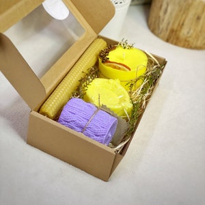 Handmade 100% Organic Gift Set of 4 | Two Soy Candles, Shea butter Soaps, Beeswax candle, Gifts box