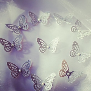 Papillons en argent pailleté/ Papillons en papier/ Papillons DIE CUT/ Confettis/ Papillons pour le scrapbooking/ Décor de fête/Papillons à paillettes