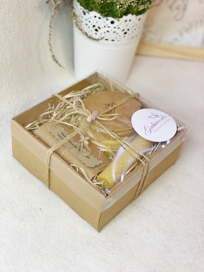 100% Organic Gift Set of 3 | One Soy Candle, One Beeswax Candle ...