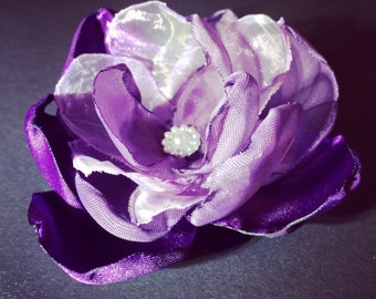 Purple FABRIC FLOWER, Fiore in tessuto fatto a mano, Spilla, Spilla fiore viola, Accessori per abbigliamento, Fiore viola