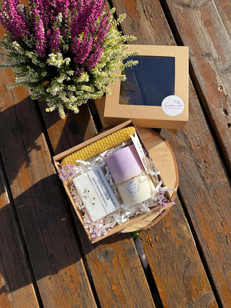 Organic Gift Set of 3 | One Soy Candle, One Beewax Candle, Natural Soap ...