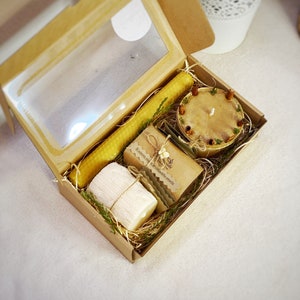 100% Bio-Geschenkset mit 4 | Handgefertigte zwei Sojakerzen, Sheabutterseifen, Bienenwachskerze, Geschenkbox
