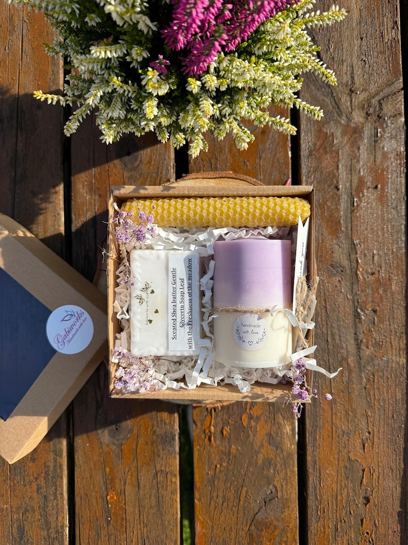 Organic Gift Set of 3 | One Soy Candle, One Beewax Candle, Natural Soap ...