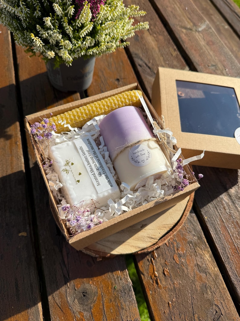 Organic Gift Set of 3 | One Soy Candle, One Beewax Candle, Natural Soap ...