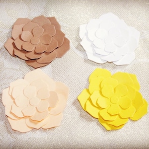 30 stuks wit, BLOEMEN gestanst, wit papier BLOEMEN, papieren confetti, BLOEMEN voor scrapbooking, feestdecoratie, tafeldecoratie bruiloft, babyshower
