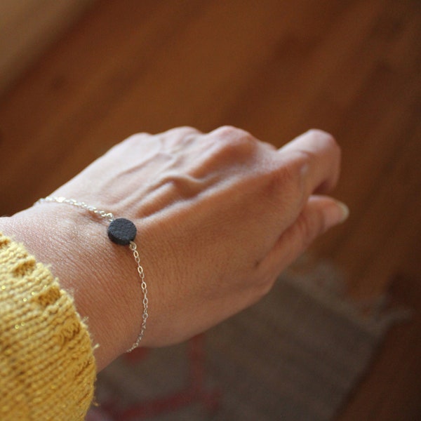 Bracelet ajustable rond noir mat et argent 925, bijoux en céramique épuré contemporain pour femme