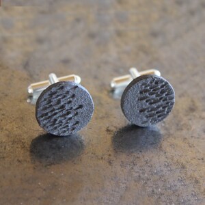 Cufflinks // Cufflinks // black stoneware // unique handmade pieces // round // contemporary // minimalist