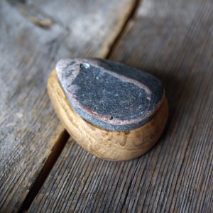 Boîte à bagues en bois, boîte à alliances, boîte à bagues en pierre, boîte à bagues naturelle, boîte à bagues unique, proposition, fiançailles, boîte à bagues rustique, boîte à bagues en bois