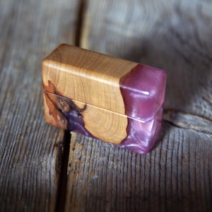 Wood ring box, Ring box, Epoxy resin ring box, Wedding ring box, Engagement ring box, Proposal ring box, Small ring box, Wooden ring box