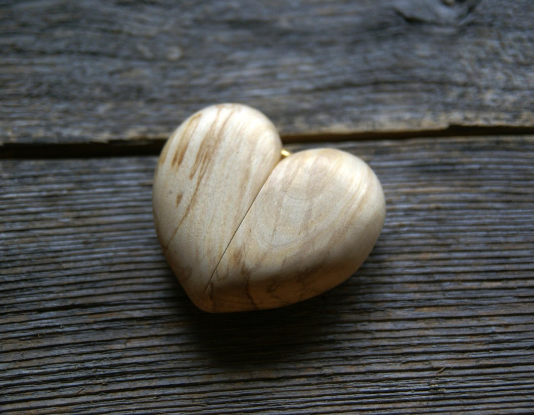 Scatola per anello a forma di cuore fatta a mano: porta anello di fidanzamento in legno di betulla rustico - Italia