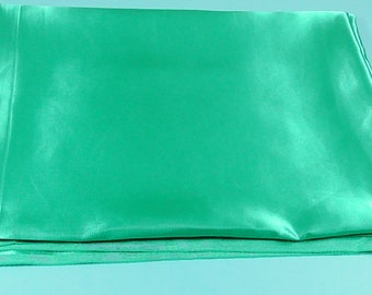 GREEN DRESS SATIN, 1 metre.