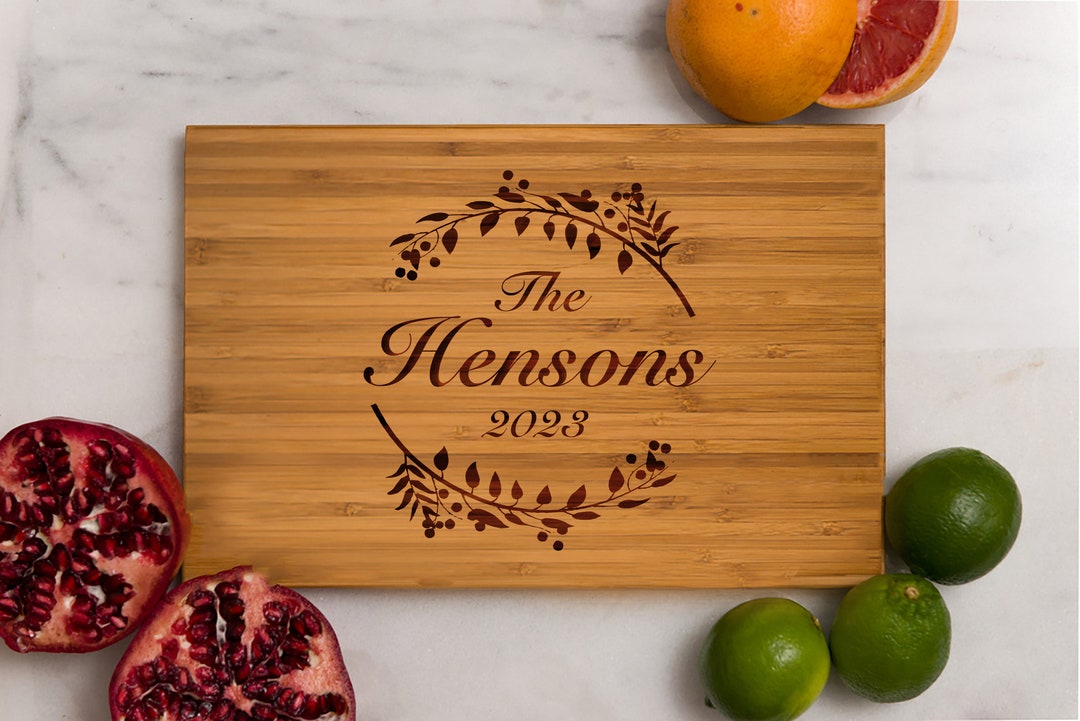 Tabla de cortar personalizada con nombre de familia grabado