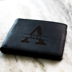 Cartera de cuero personalizada de tres pliegues con bloqueo RFID - The Clearwater