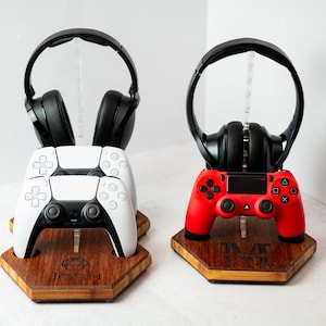 Personalized Wood Stand and Charging Station Gaming Controllers - Gift for Gamers