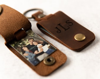 Personalized Photo Metal Tag Leather Keychain - Engraved Leather Cover with Photo Printed to Tag Inside