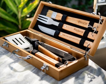 Spersonalizowany kompletny zestaw narzędzi do grilla BBQ w drewnianym etui – grawerunek na zamówienie