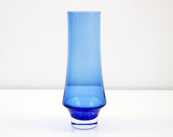 1970s Scandinavian blue and clear glass vase by Riihimaki / Lasi Oy Finland pattern 1374